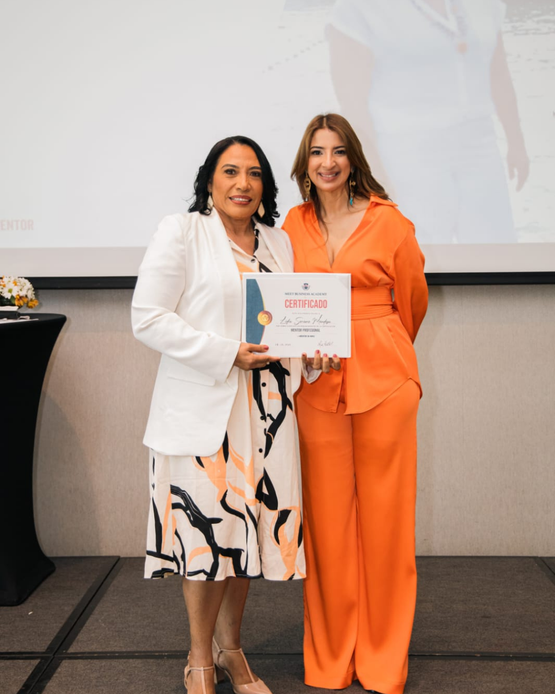 Lidia Soriano junto a una líder profesional